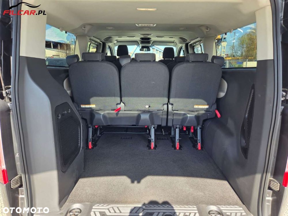 Ford Tourneo Custom - 23