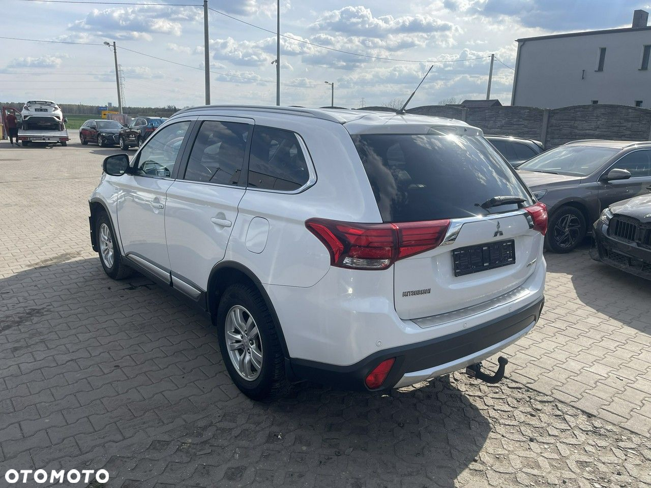 Mitsubishi Outlander 2.2 DI-D 4WD Automatik Intense - 4