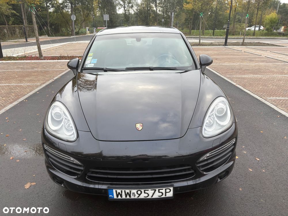 Porsche Cayenne 2011 photo 2