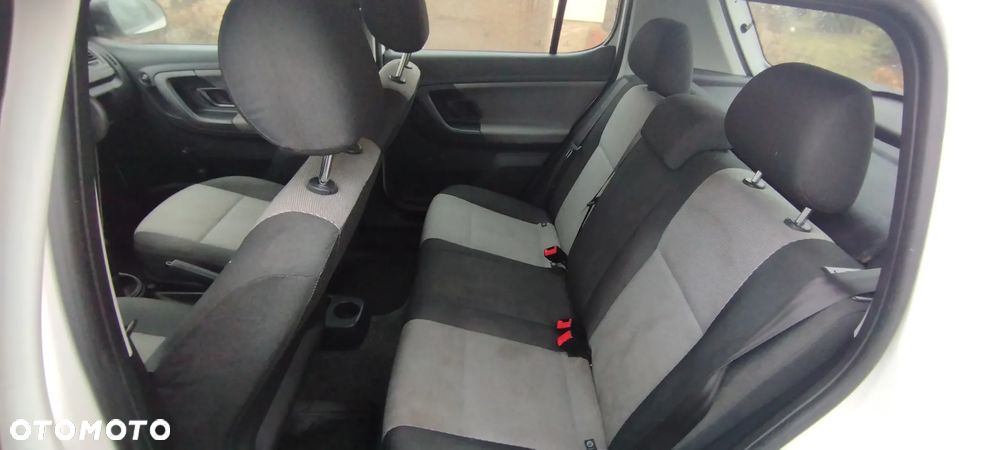 Skoda Fabia 1.2 HTP FAMILY - 8