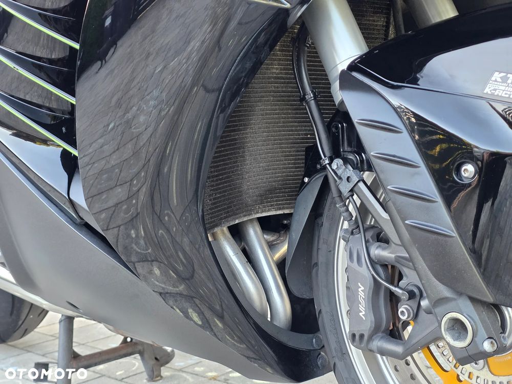 Kawasaki GTR - 6
