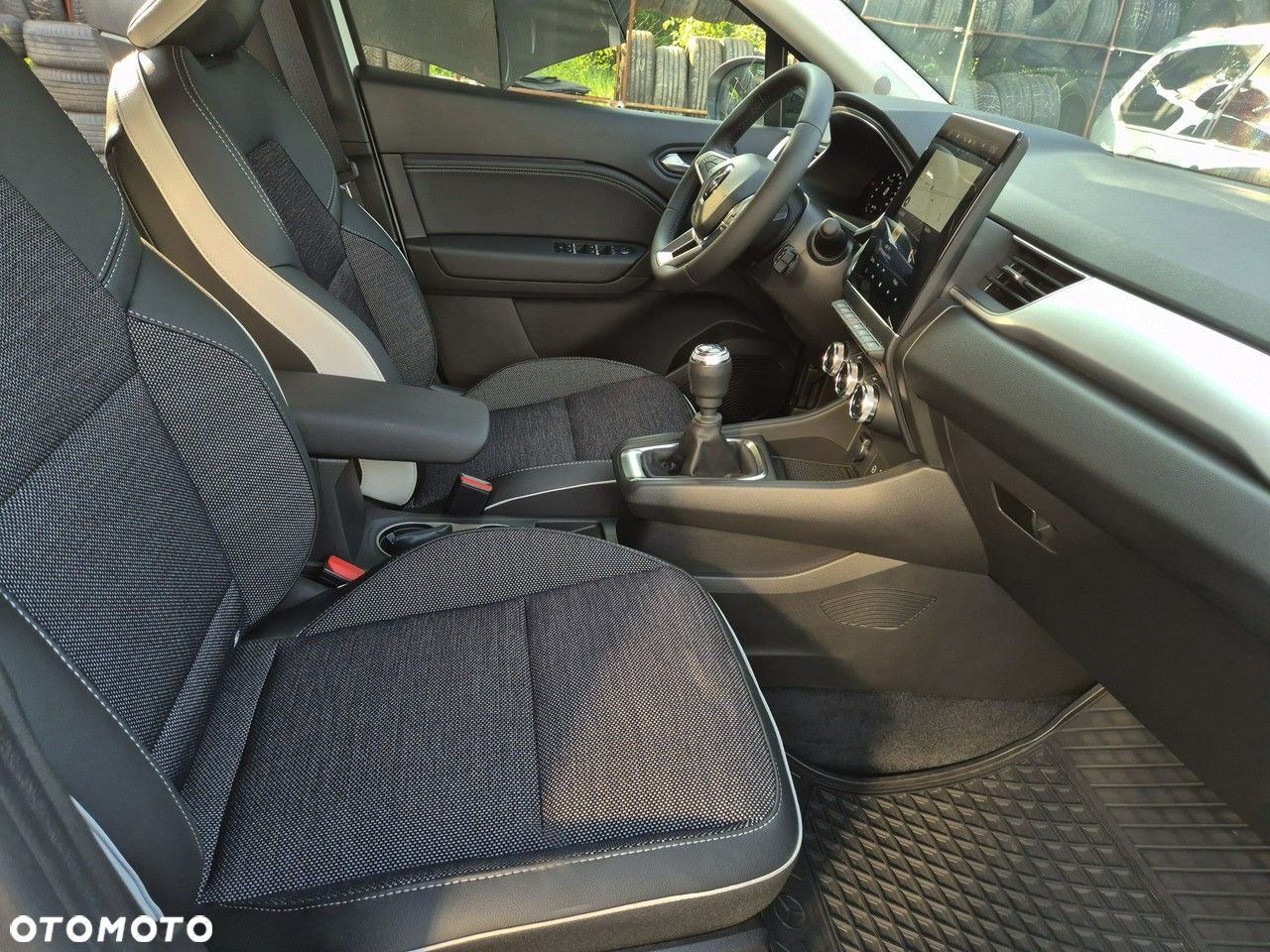 Renault Captur - 28