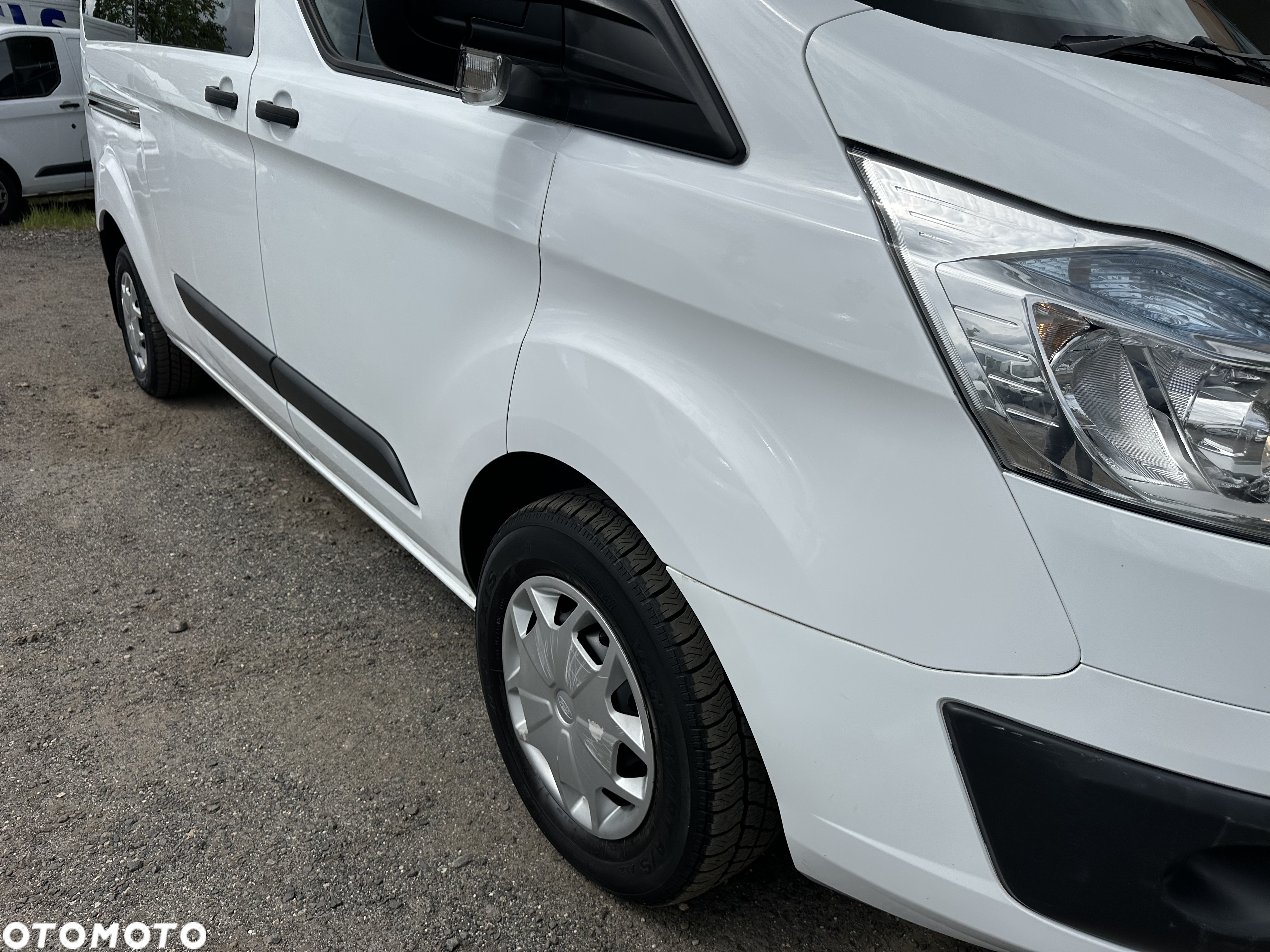 Ford Transit Custom 330 L2H1 Trend - 10