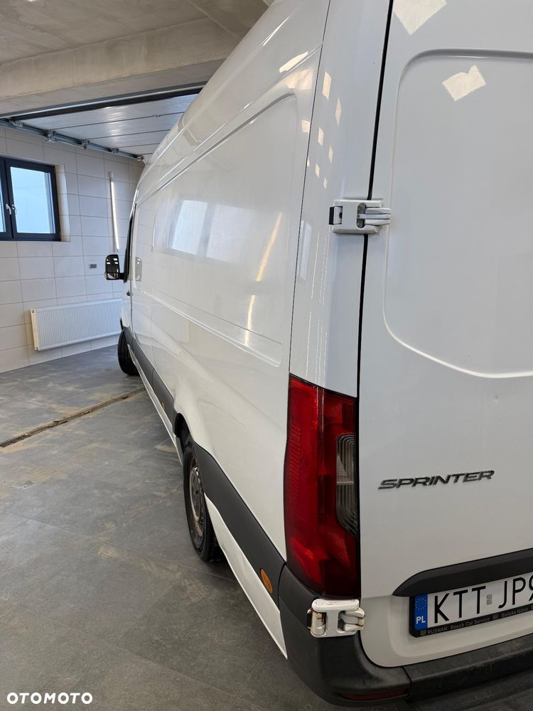 Mercedes-Benz Sprinter 907 - 2