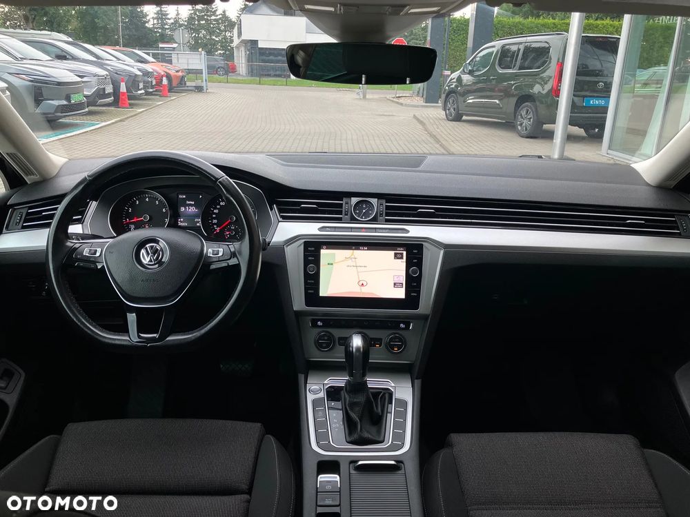 Volkswagen Passat - 19