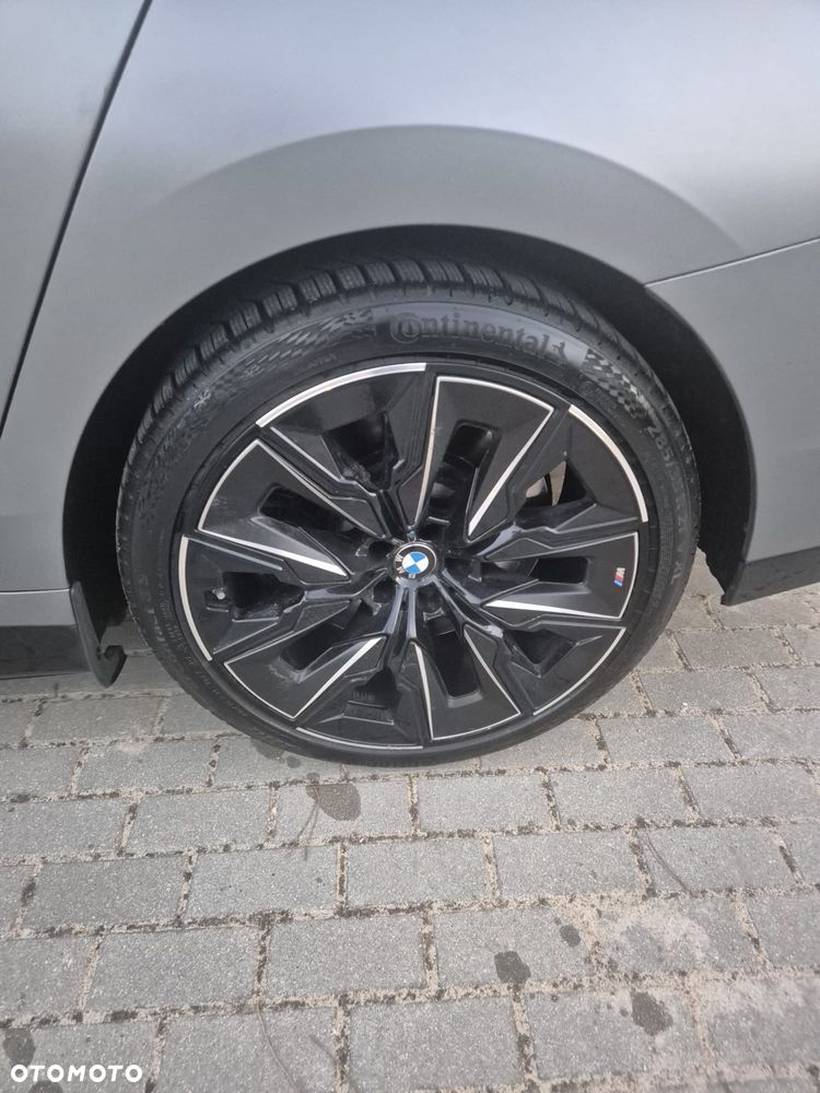 BMW Seria 7 M760e PHEV xDrive Individual Edition sport - 7