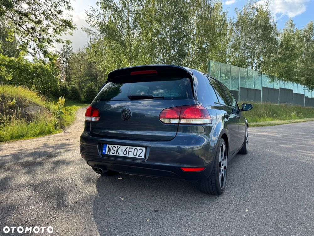 Volkswagen Golf 2.0 TDI DPF Highline - 19