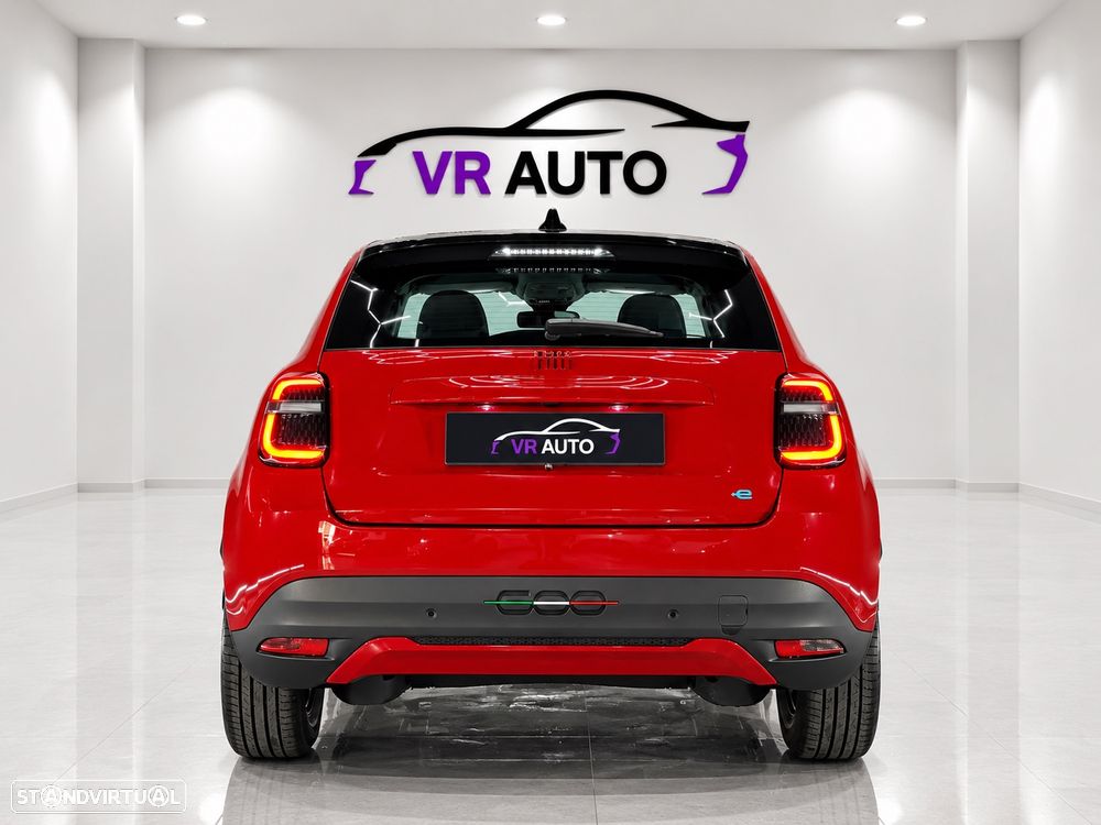 Fiat 600e Red - 6