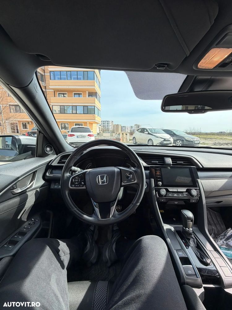 Honda Civic 1.5 i-VTEC Turbo CVT Sport Plus - 11