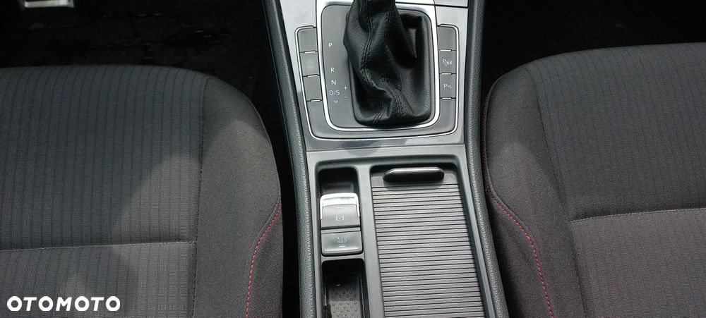 Volkswagen Golf 1.6 TDI DSG Sound - 6