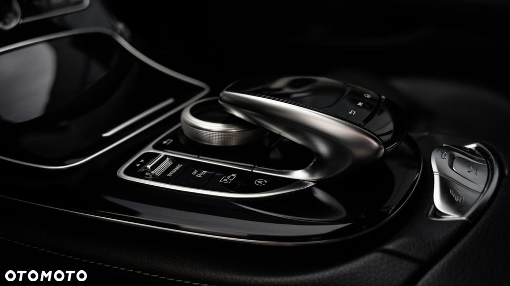 Mercedes-Benz Klasa E 200 9G-TRONIC AMG Line - 13