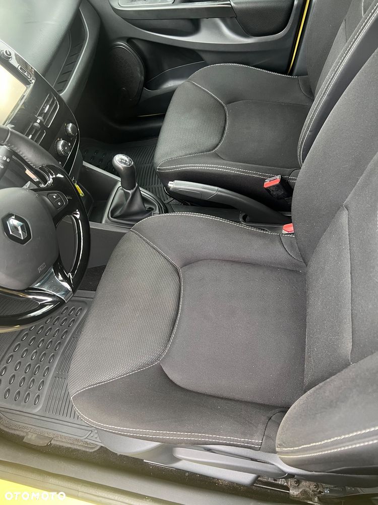 Renault Clio - 23