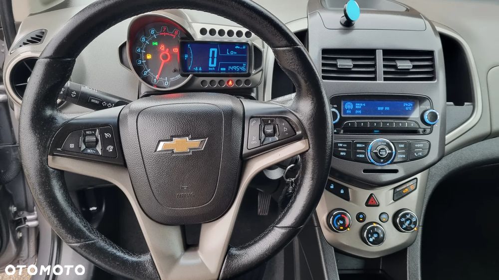 Chevrolet Aveo 1.6 LTZ - 15
