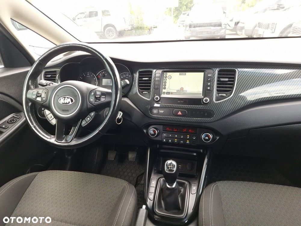 Kia Carens 1.6 GDI L - 32