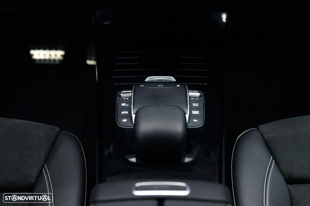 Mercedes-Benz A 250 e AMG Line - 37