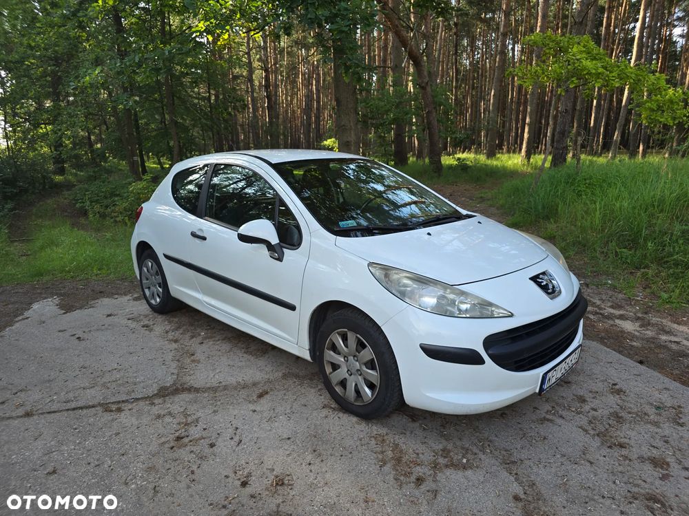 Peugeot 207 - 1