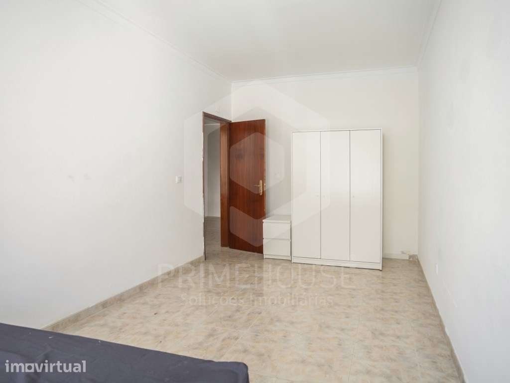 Andar de Moradia Bifamiliar T3 +2 na Quinta do Conde - Grande imagem: 3/23