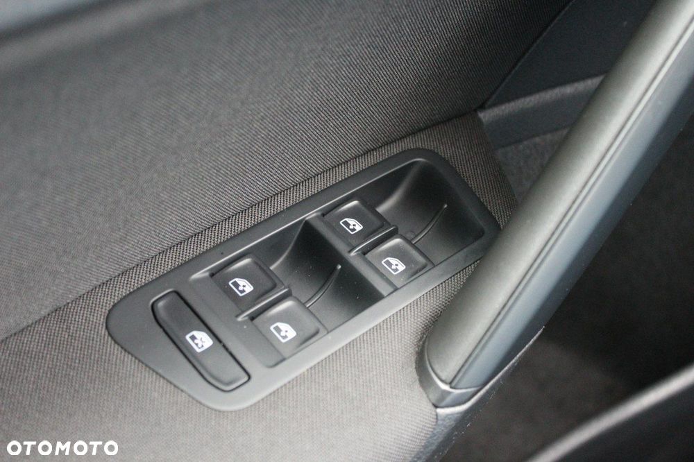 Volkswagen Golf - 22