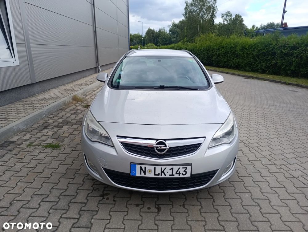 Opel Astra 1.4 Turbo 150 Jahre - 8