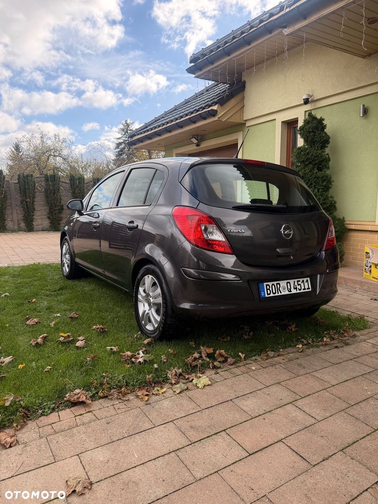 Opel Corsa 1.2 16V Cosmo - 21