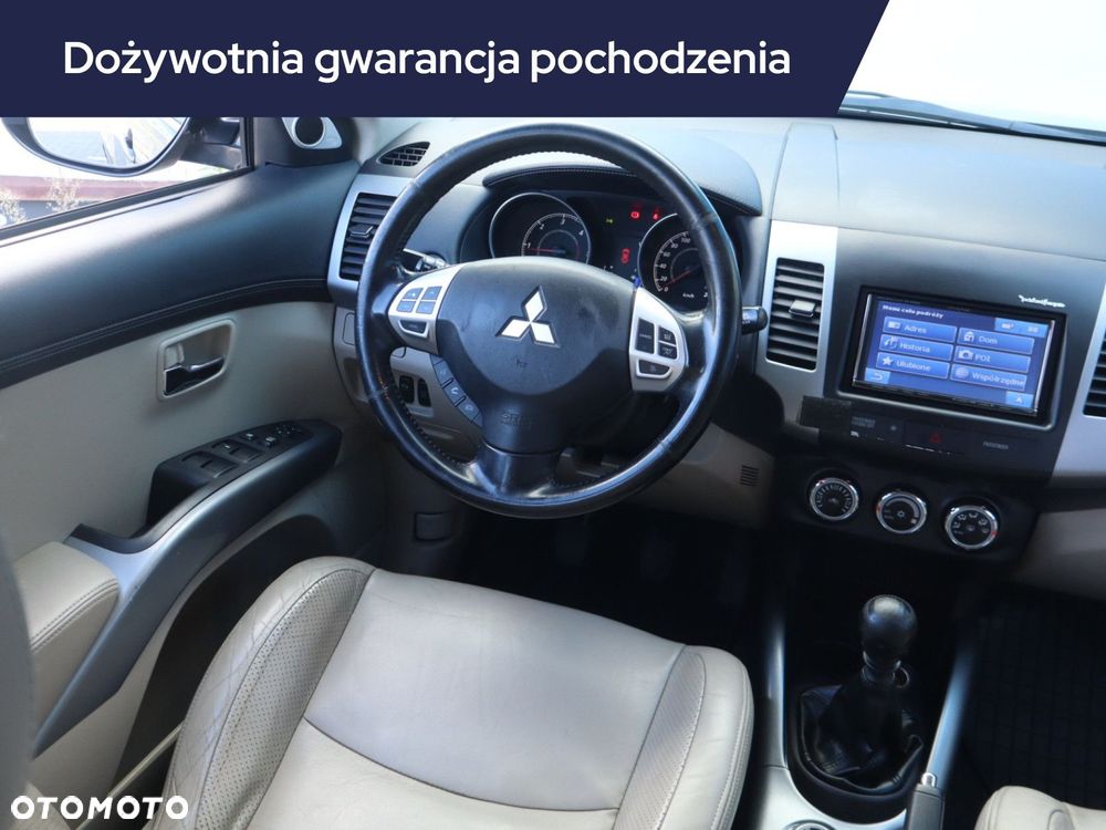Mitsubishi Outlander - 9