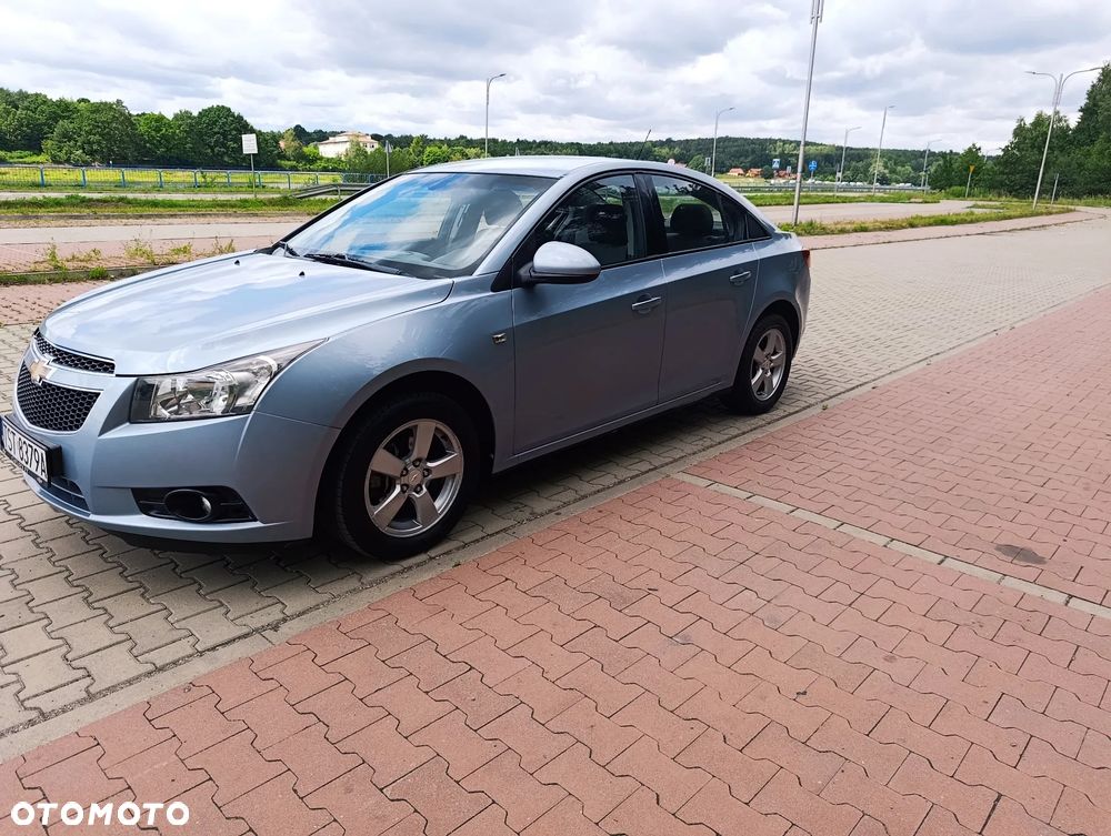 Chevrolet Cruze 1.6 - 6