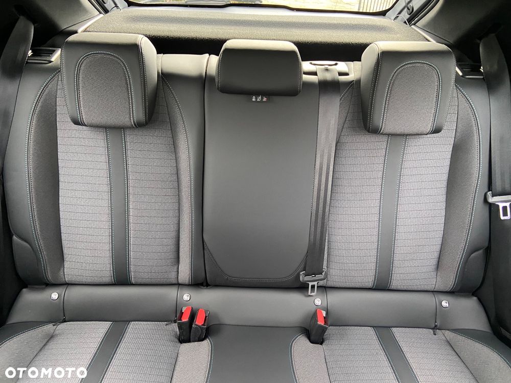 Peugeot 208 e-208 50kWh Allure - 14