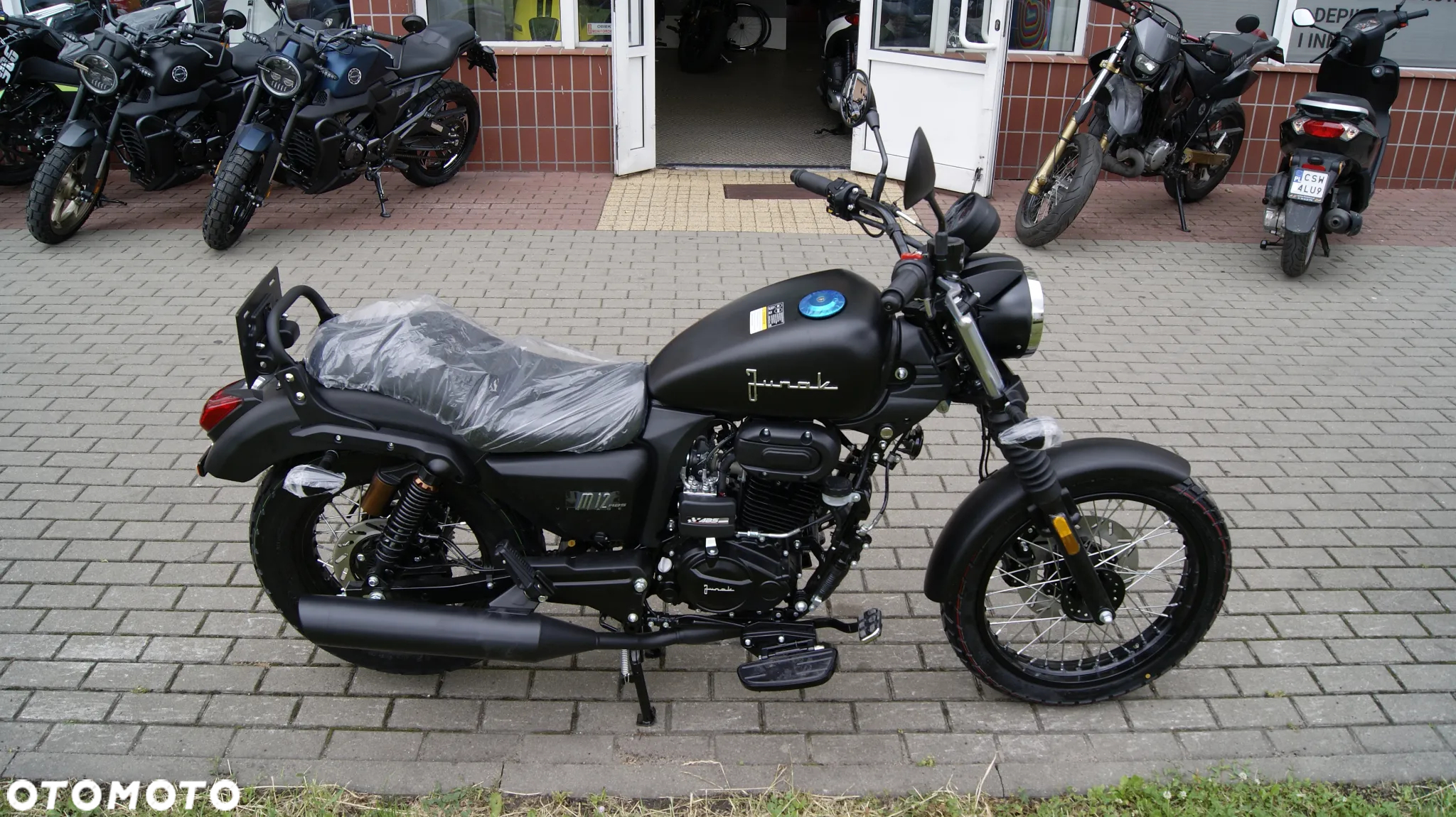 Junak M12 - 3