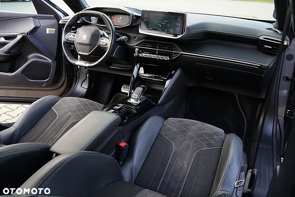Peugeot 2008 PureTech 130 EAT8 GT - 21