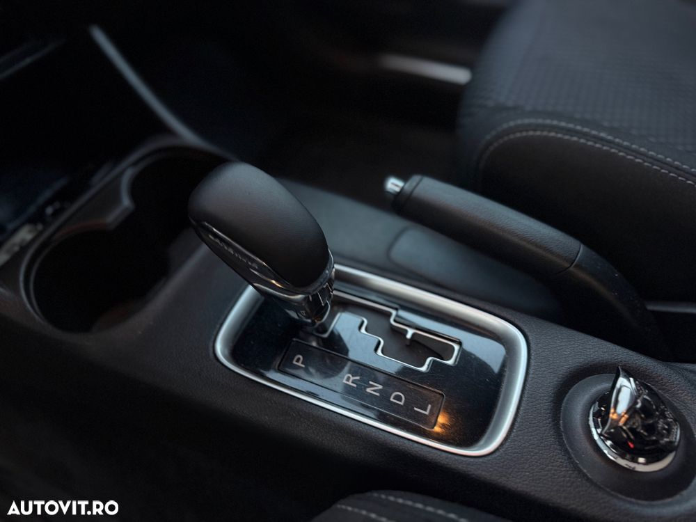 Mitsubishi Outlander - 14