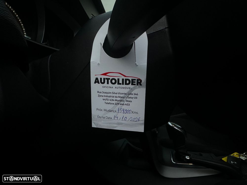 Volvo V40 Cross Country 1.5 T3 Momentum Geartronic - 23