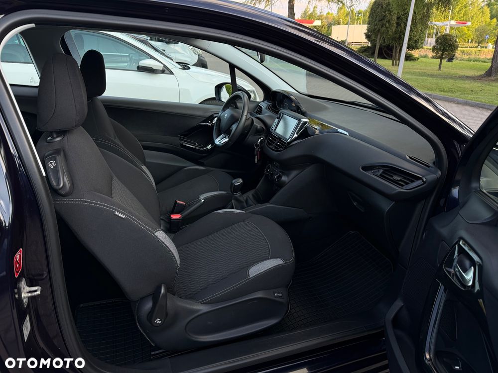 Peugeot 208 PureTech 82 Urban Move - 5