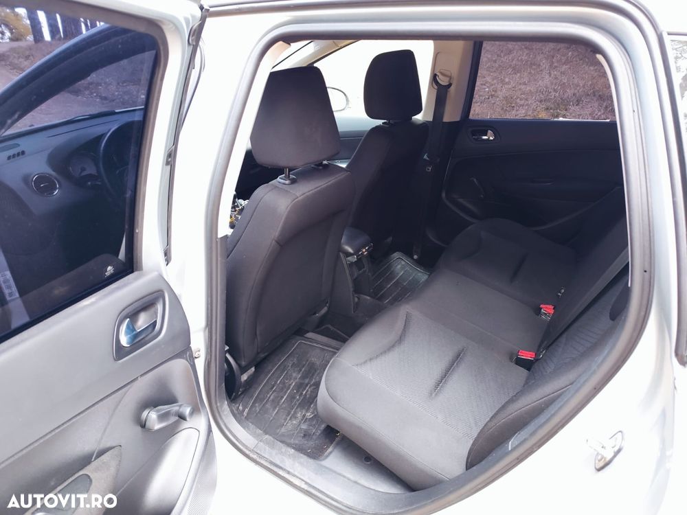 Peugeot 308 1.6HDi Confort Pack - 14