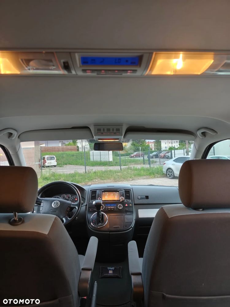 Volkswagen Multivan - 11