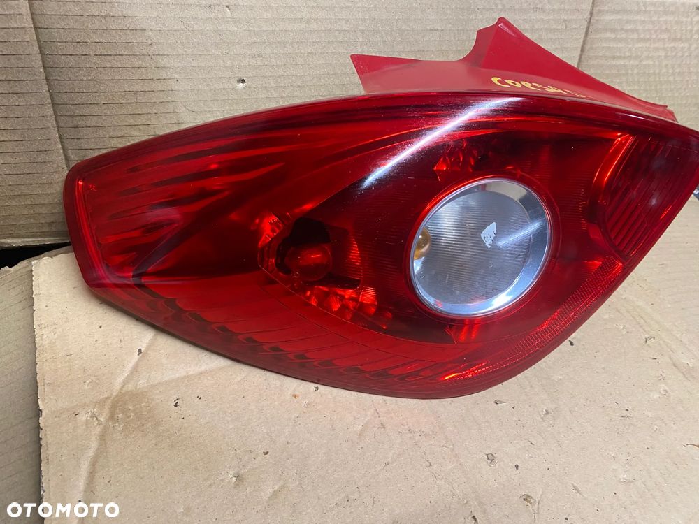 LAMPA TYLNA LEWA OPEL CORSA D 13186350 - 2