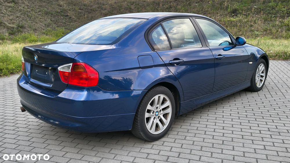 BMW Seria 3 318i - 5