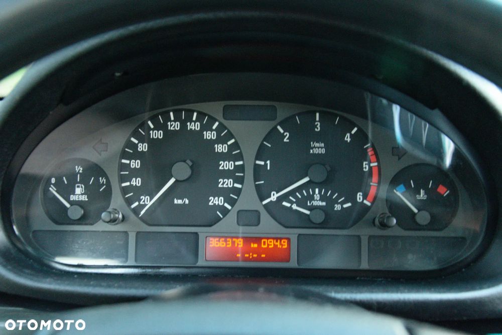 BMW Seria 3 320d - 22
