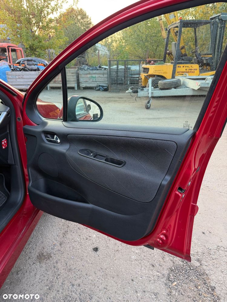 Peugeot 207 - 22
