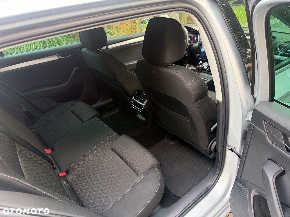 Skoda Superb 1.5 TSI Ambition DSG - 25