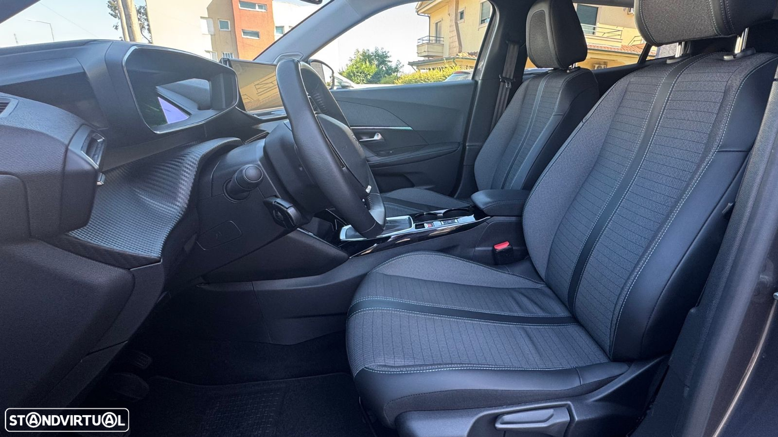 Peugeot 2008 1.2 PureTech Allure Pack - 19