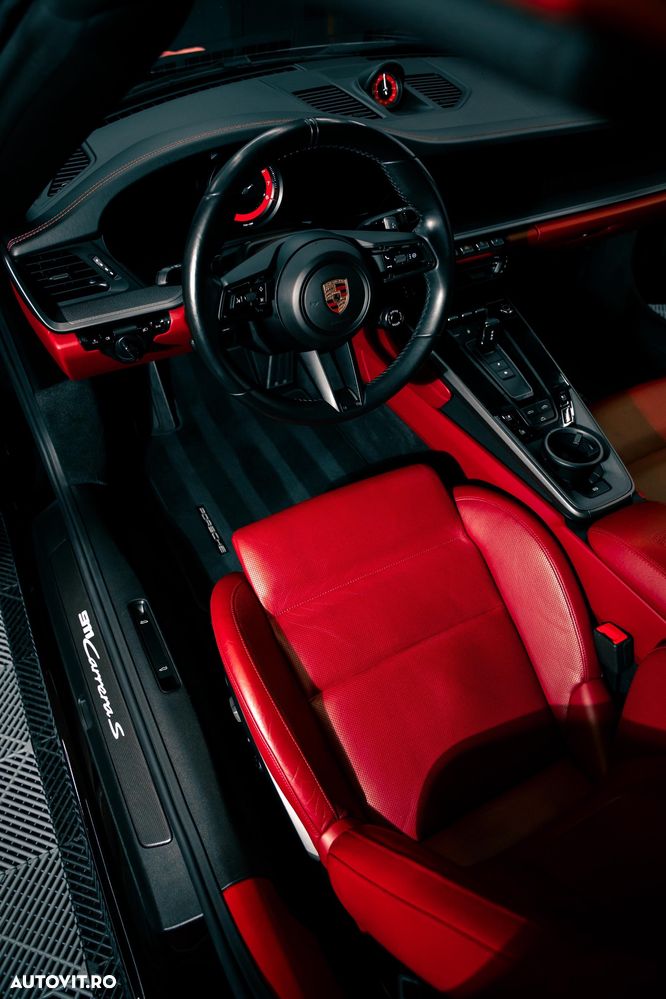 Porsche 911 GTS PDK - 23