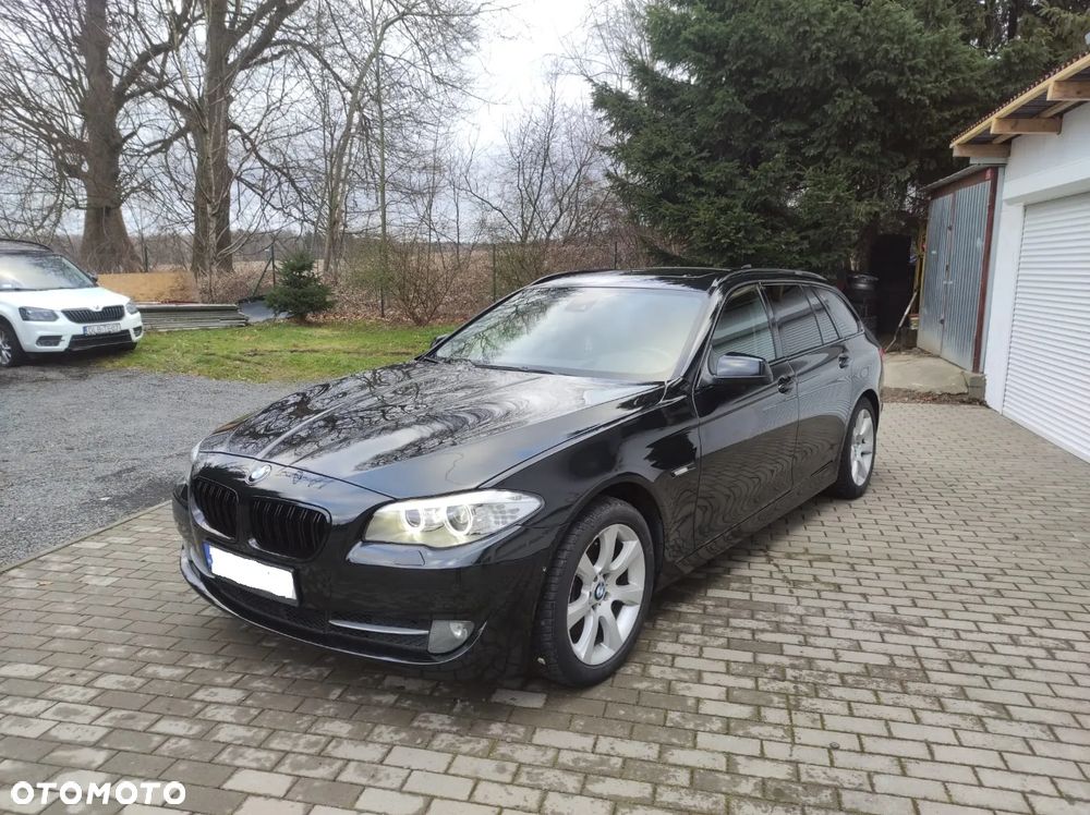 BMW Seria 5 525d Touring - 2