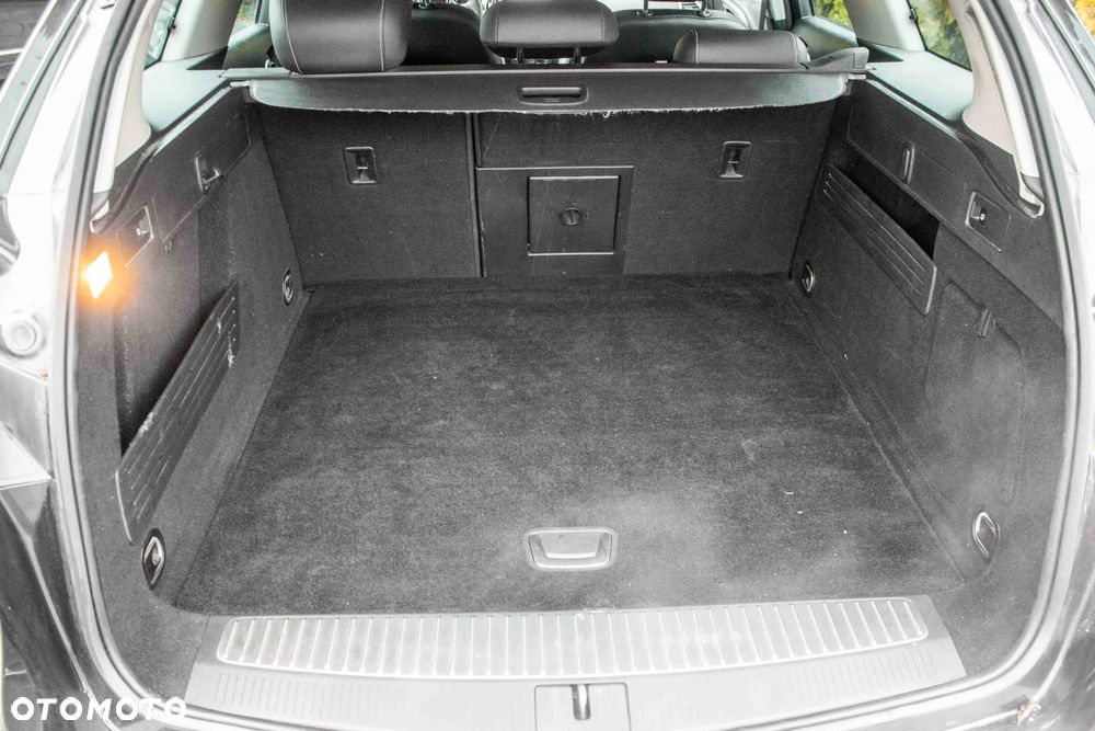 Opel Astra 1.4 T Essentia - 24