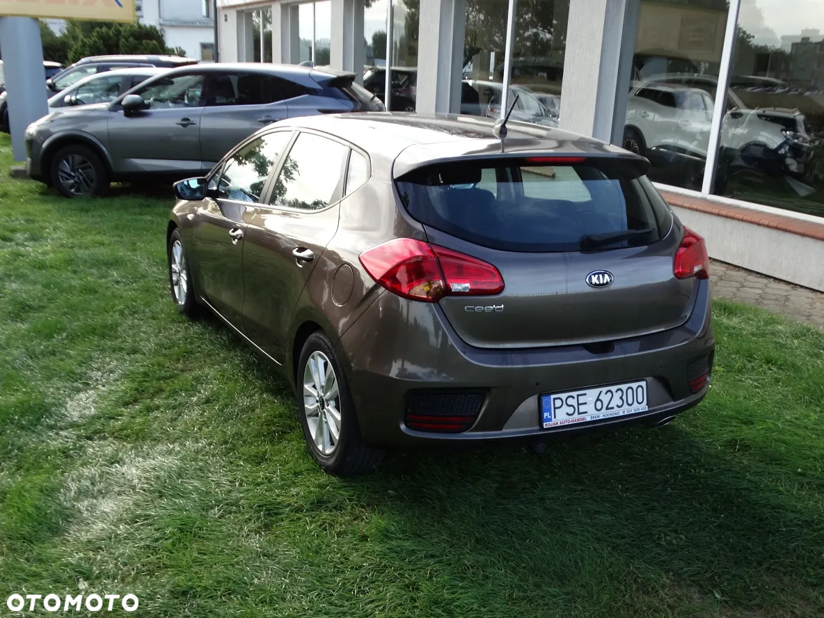 Kia Ceed - 9