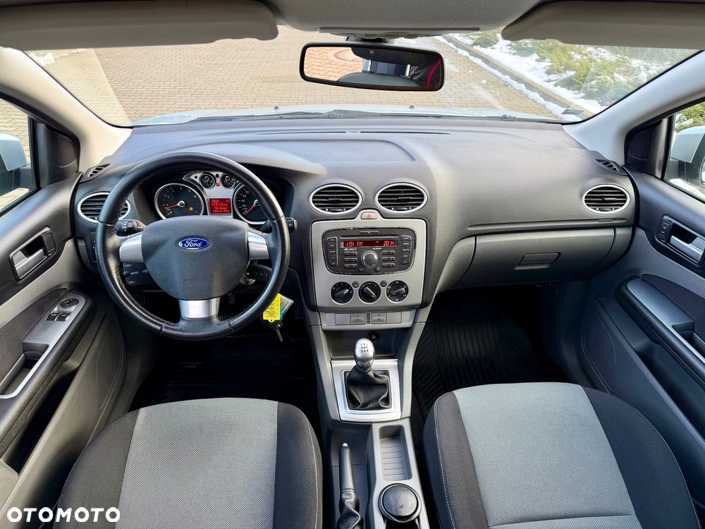 Ford Focus 1.8 Style+ - 18