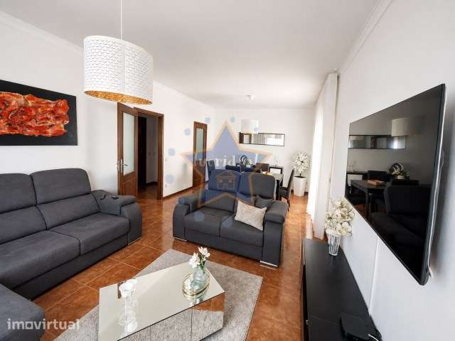 T3 na Maia com 2 casas de banho e garagem - Grande imagem: 2/17
