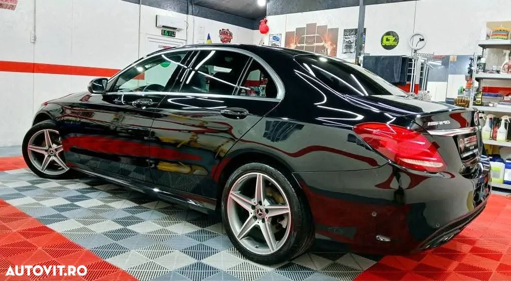 Mercedes-Benz C 220 d 4Matic 9G-TRONIC AMG Line - 2