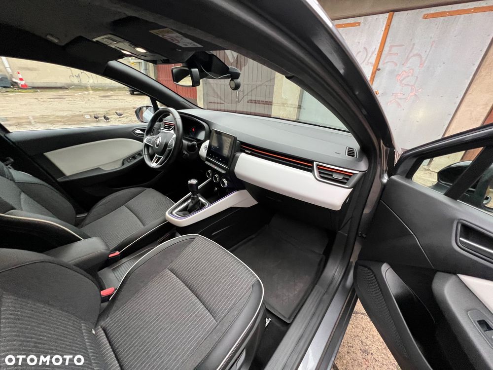 Renault Clio - 24