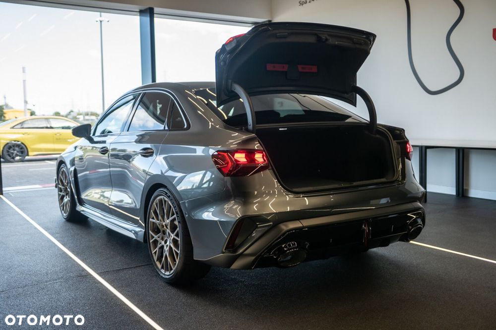 Audi RS3 Limousine - 5