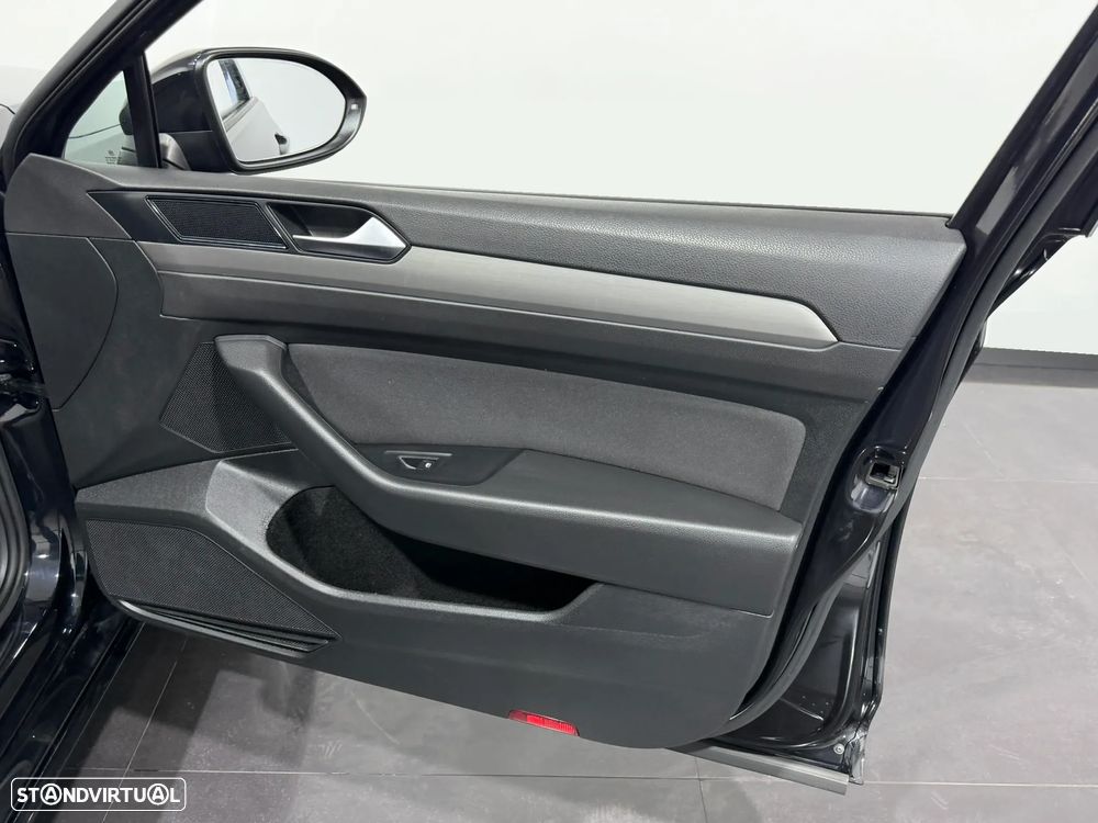 VW Passat Variant 1.6 TDI Confortline - 37